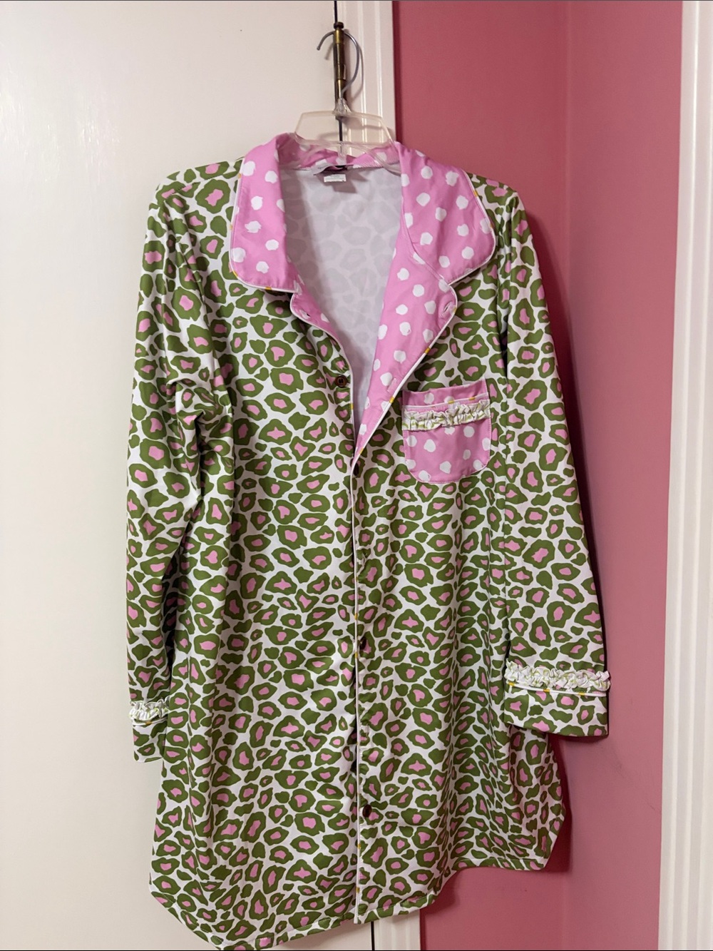 Women's Pink & Green Leopard-Print Long Sleep Shirt